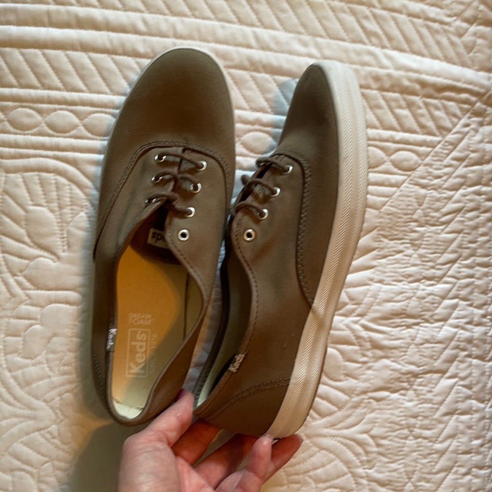 Keds size 9 Wide NEW!